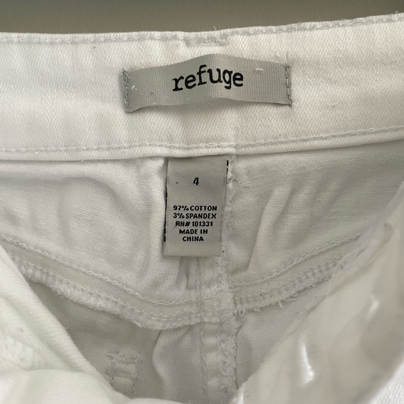 White distressed jean shorts! - Picture 3 of 5